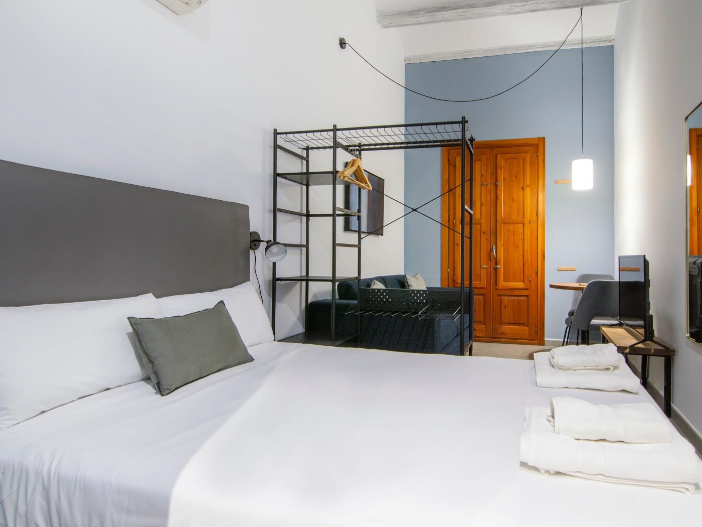 Estudio Básico con balcón 6A